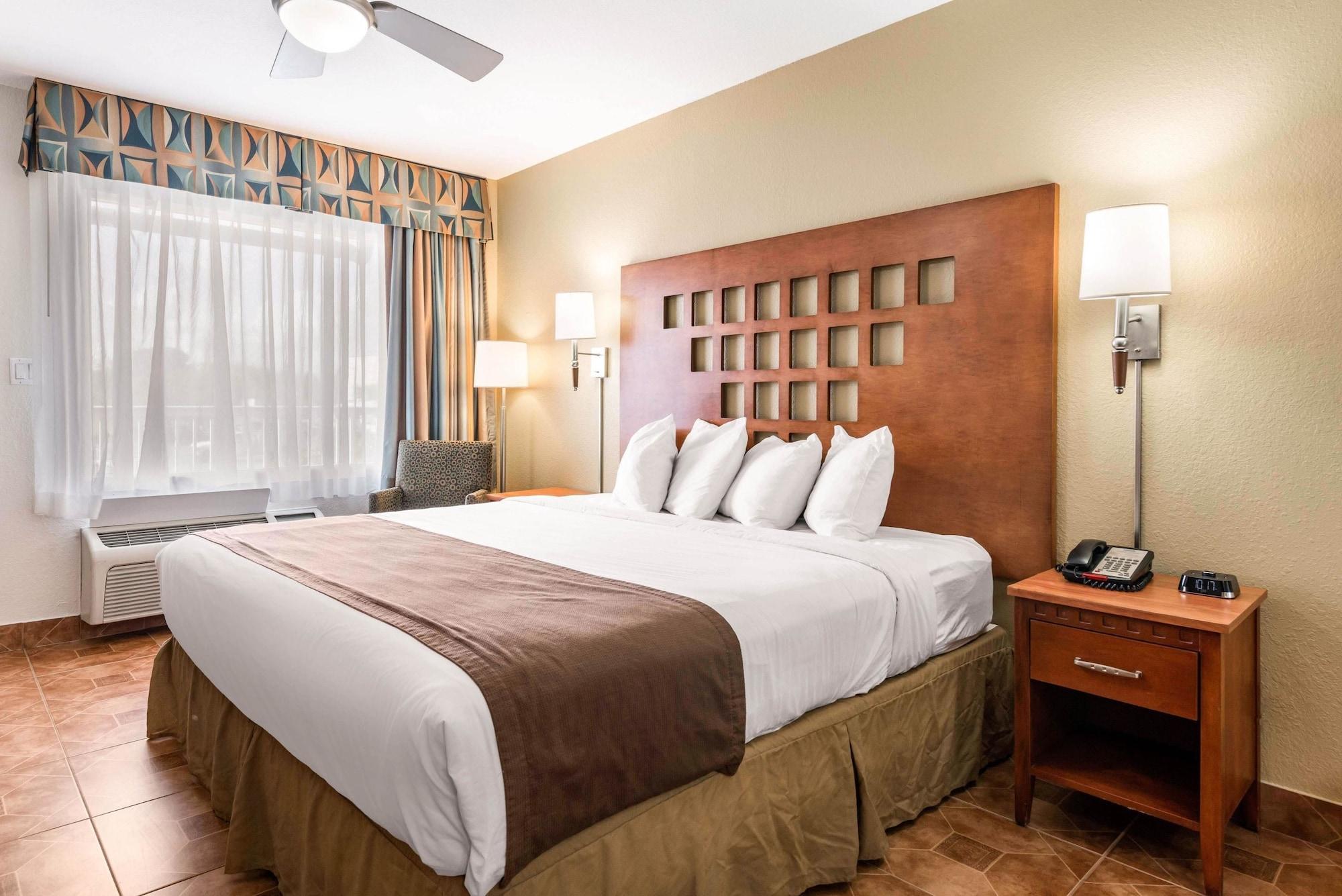 Rodeway Inn&suites Lauderdale Airport&cruise Port Hotel