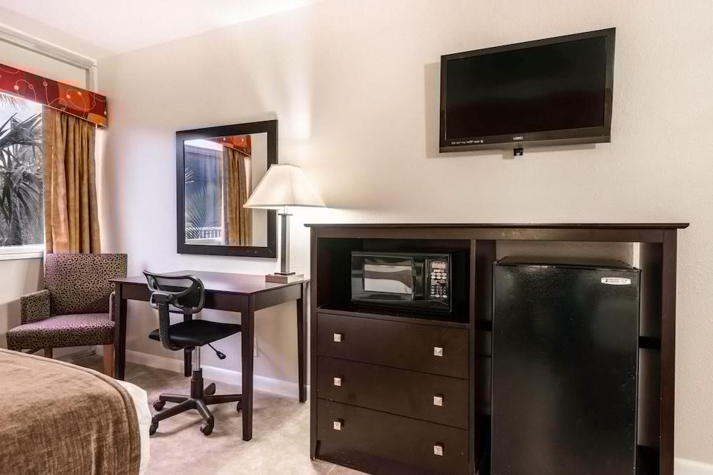 Rodeway Inn&suites Lauderdale Airport&cruise Port Hotel 3*