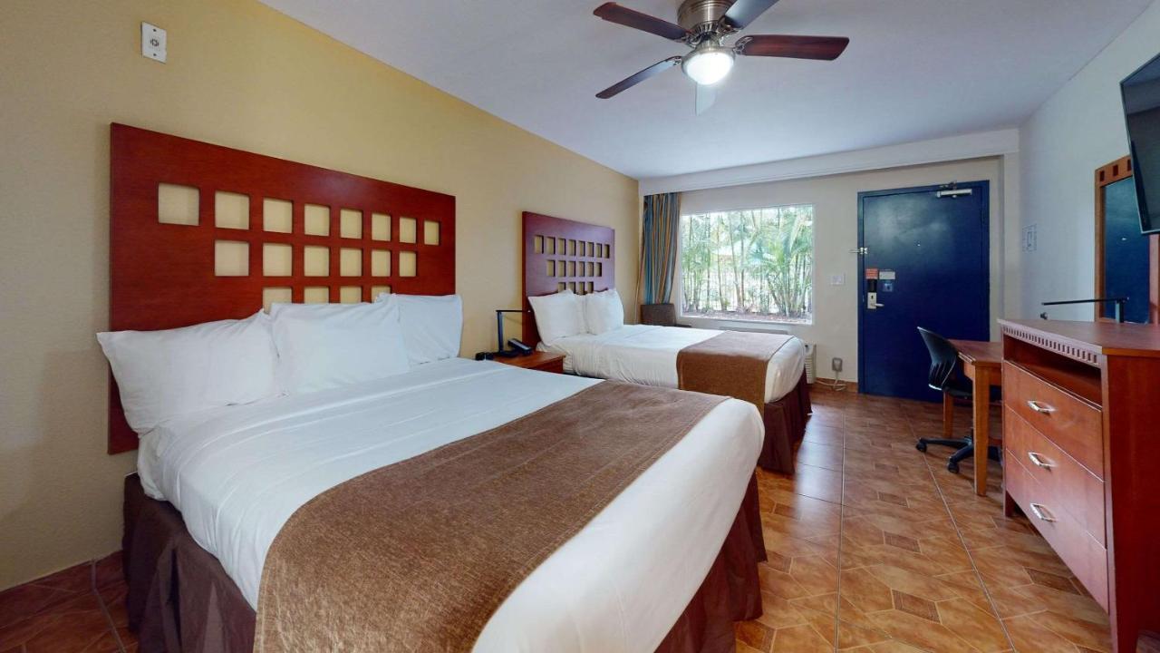 Rodeway & Lauderdale Airport & Cruise Port Hotel Dania Beach