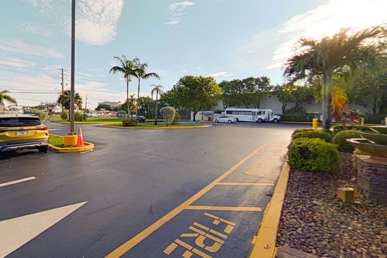 Rodeway Inn&suites Lauderdale Airport&cruise Port Hotel
