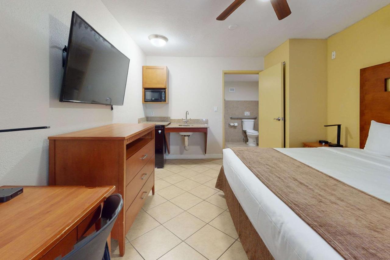 Rodeway Inn&suites Lauderdale Airport&cruise Port Hotel 3*