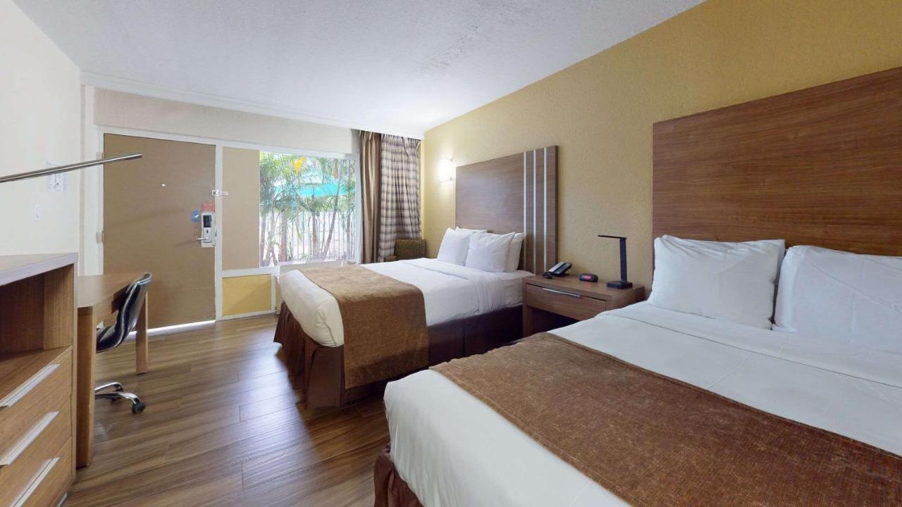 Rodeway Inn&suites Lauderdale Airport&cruise Port Hotel