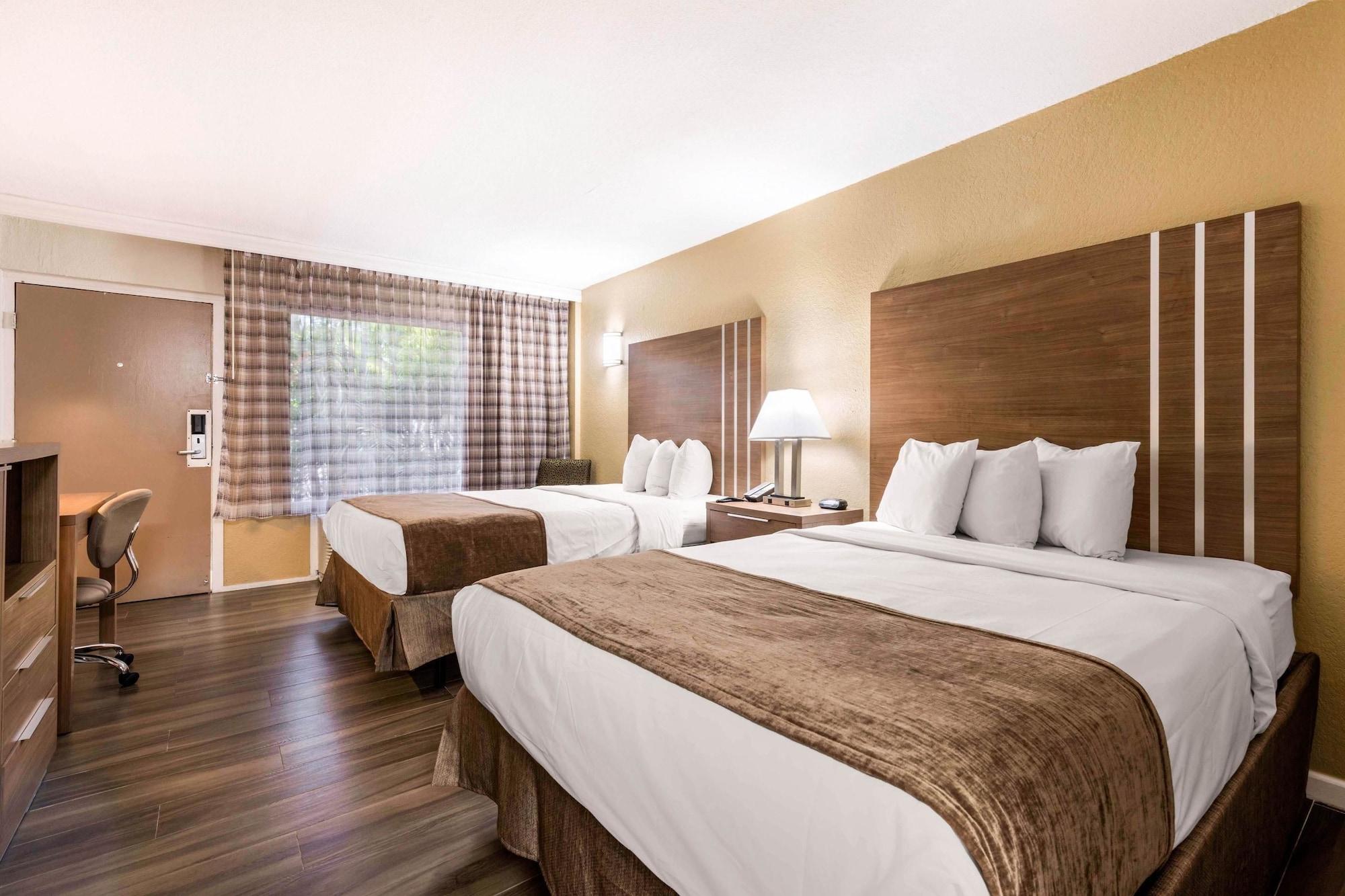 Rodeway Inn&suites Lauderdale Airport&cruise Port Hotel 3*