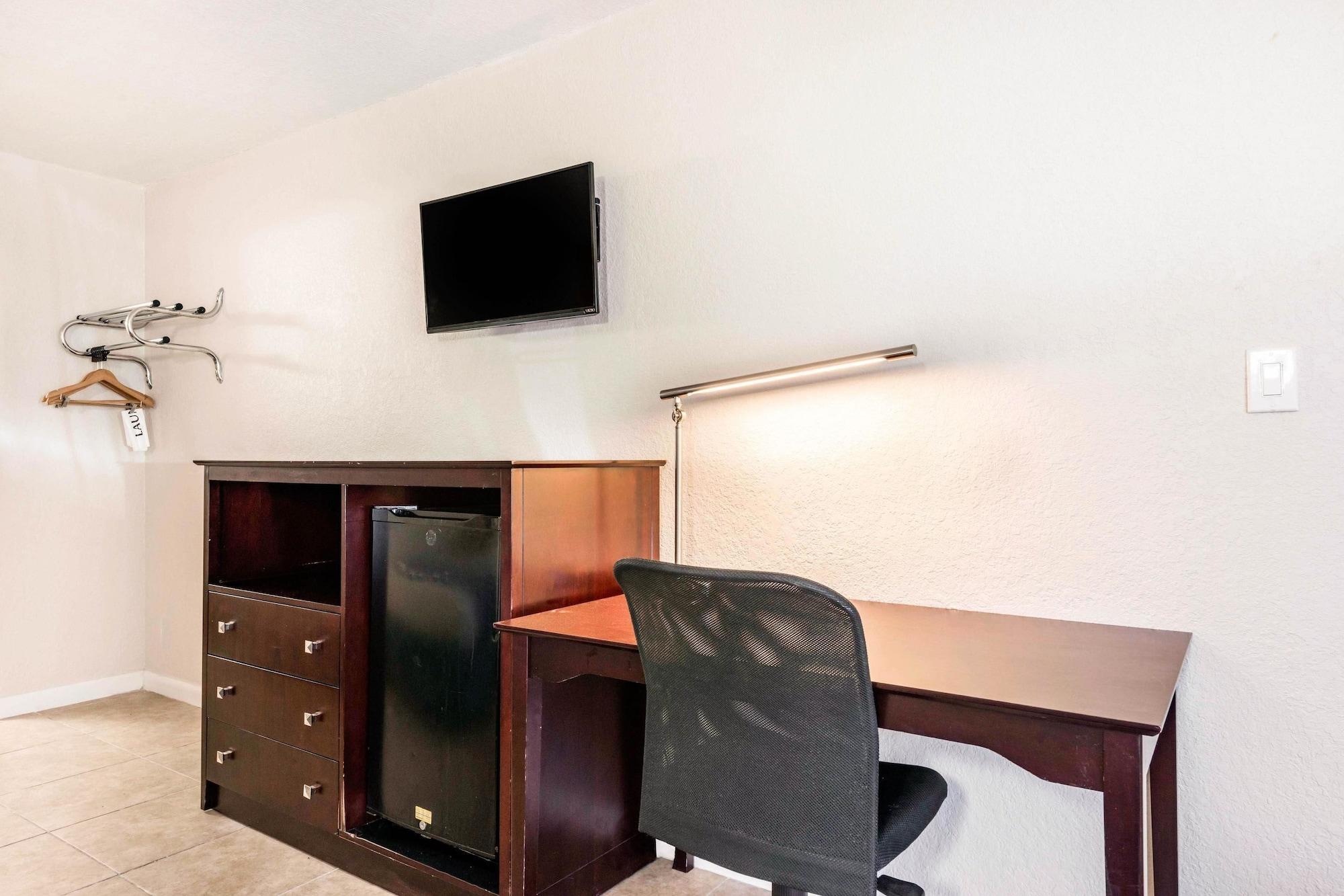 Hotel Rodeway Inn&suites Lauderdale Airport&cruise Port